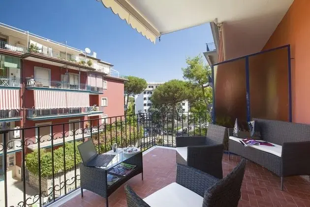 Sara Home With Private Terrace Air Conditioning and Internet Wi-fi