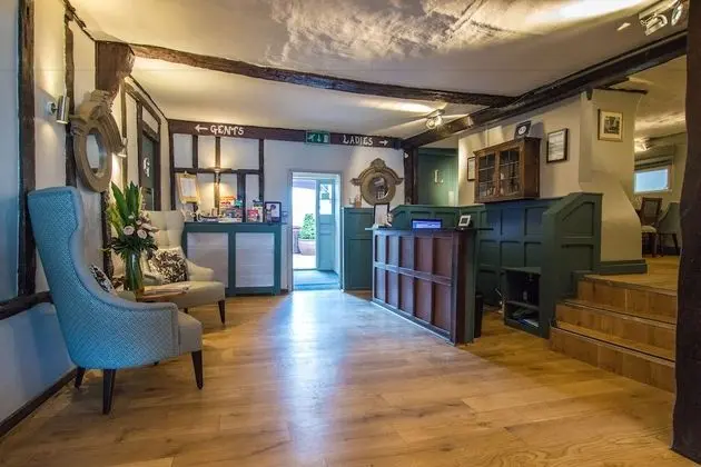 Saracens Head Hotel - Lobi