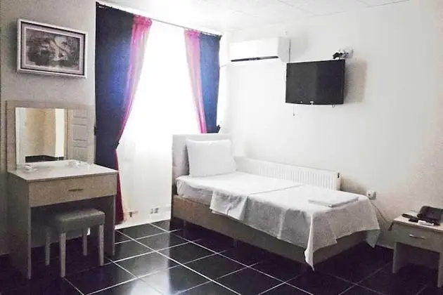 Saral Otel Gölcük