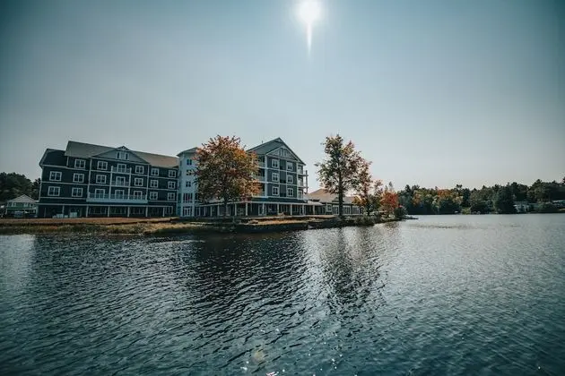 Saranac Waterfront Lodge - Dış Mekan
