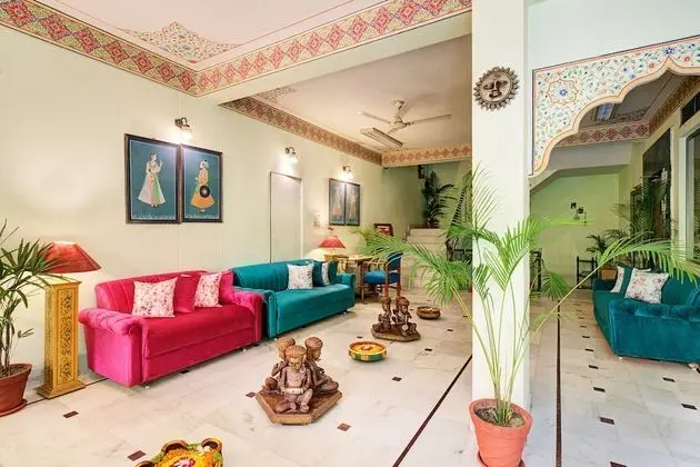 Hotel Sarang Palace - Lobi