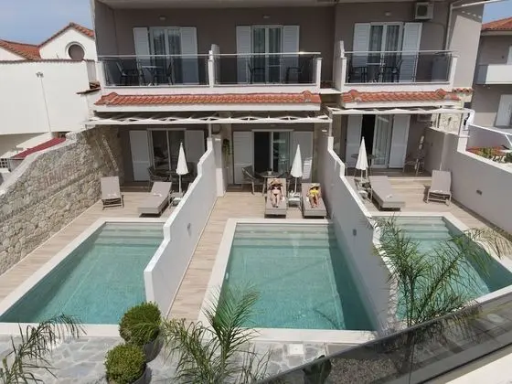 Sarantis Hotel