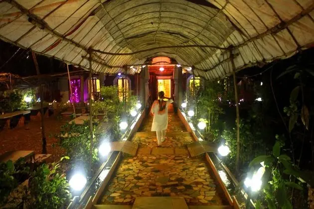 Saraya Art Cafe B&B