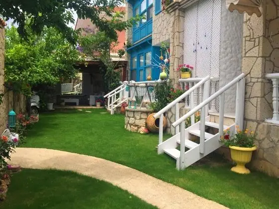 Sarı Köşk Butik Otel Alaçatı - Bahçeler