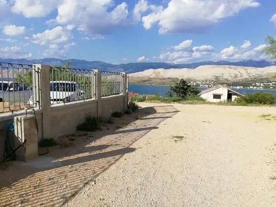 Sarin - Free Parking and Flat Internet - A2