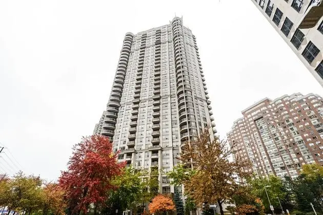 Sarkar Suites - 310 Burnhamthorpe Road - Dış Mekan