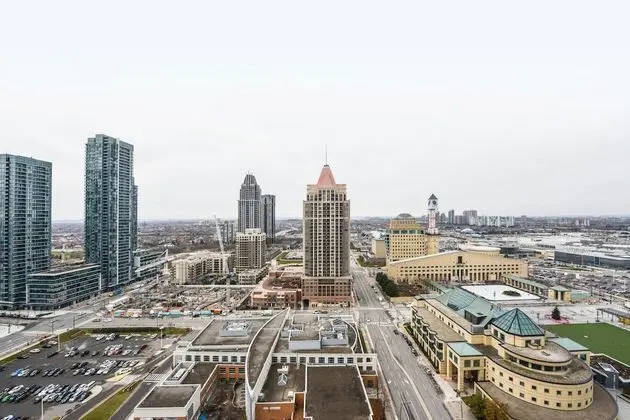 Sarkar Suites - 330 Burnhamthorpe Road