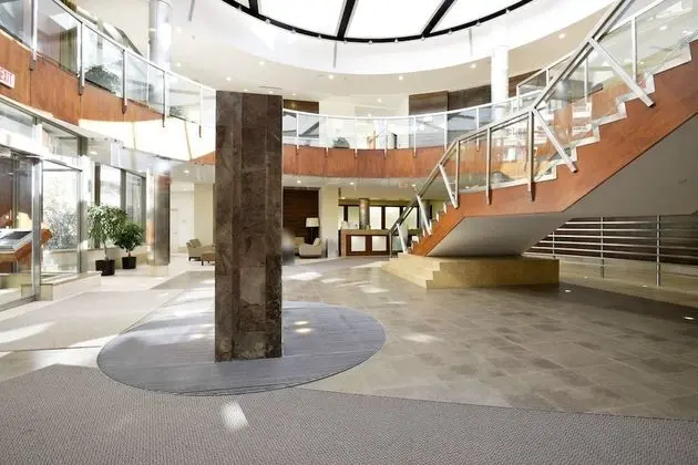 Sarkar Suites - 3888 Duke of York Blvd - Öne Çıkan Resim