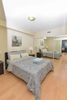 Sarkar Suites - Blue Jays Way - Oda