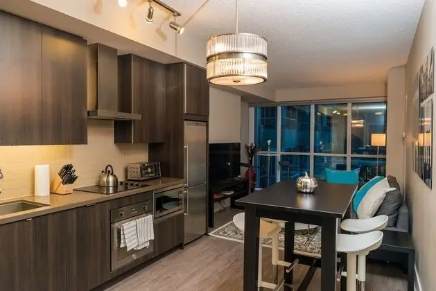 Sarkar Suites - CN Tower Rogers Centre - Oda Düzeni