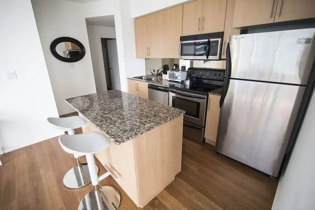 Sarkar Suites - Maple Leaf Square - Mutfak