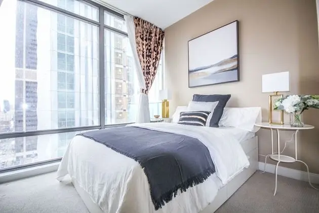 Sarkar Suites - YorkVille - Oda