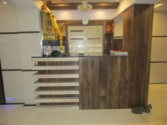 Hotel Saroja Palace