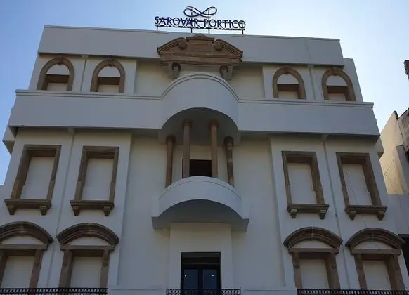 Sarovar Portico Dehradun - Dış Mekan