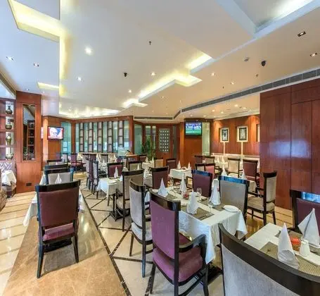 Sarovar Portico Jaipur - Yerinde Yemek