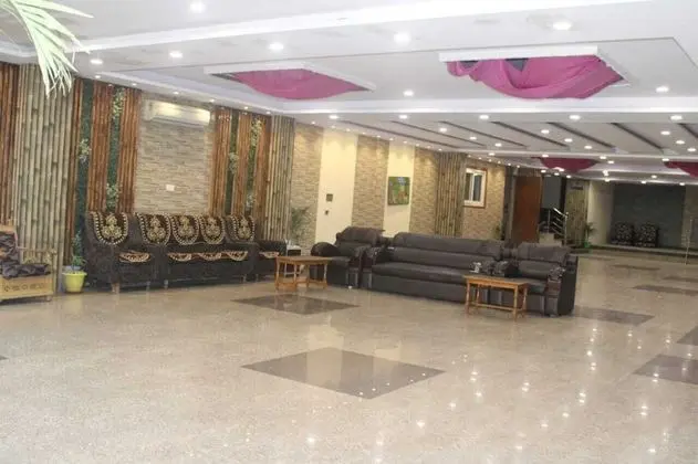 Hotel Sarweshwary