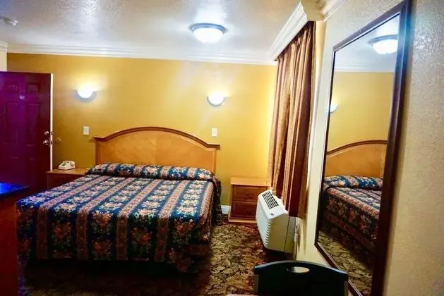 Satellite Motel - İç Mekan