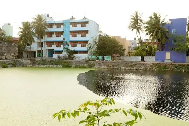 Sathvika Hotels - Oda Manzaraları
