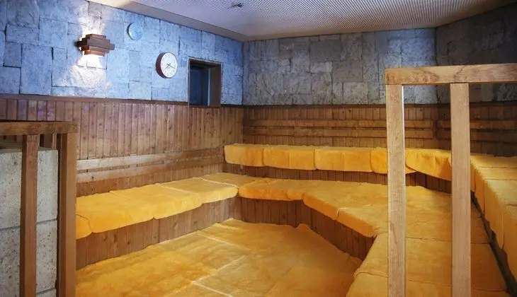 Sauna Capsule Hotel Core 21 - Caters to Men - Havuz