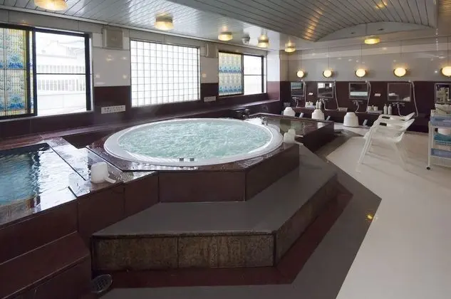 Sauna & Capsule Hotel Hollywood - Caters to Men - Havuz