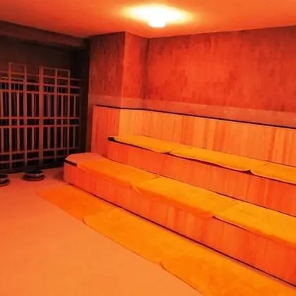Sauna & Capsule Hotel Hollywood - Caters to Men - Spa