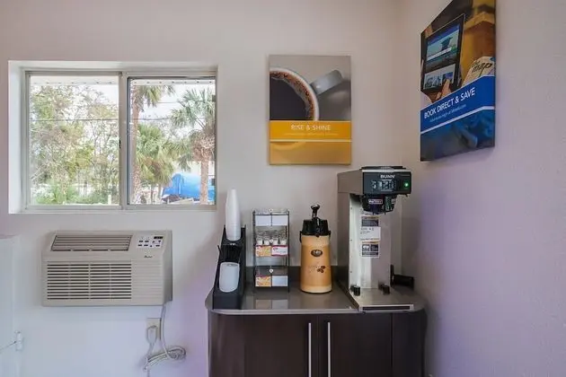 Savannah Garden Inn - Lobi