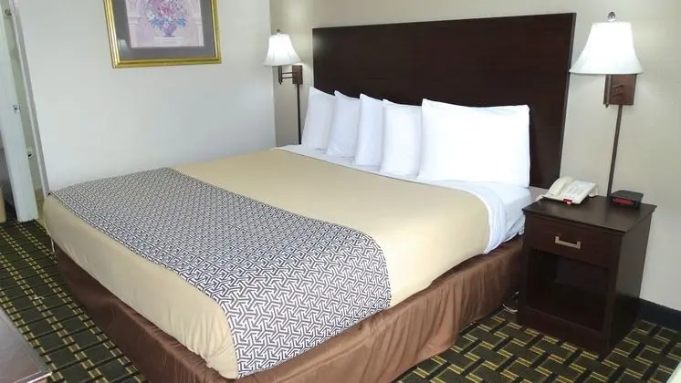 Savannah Inn