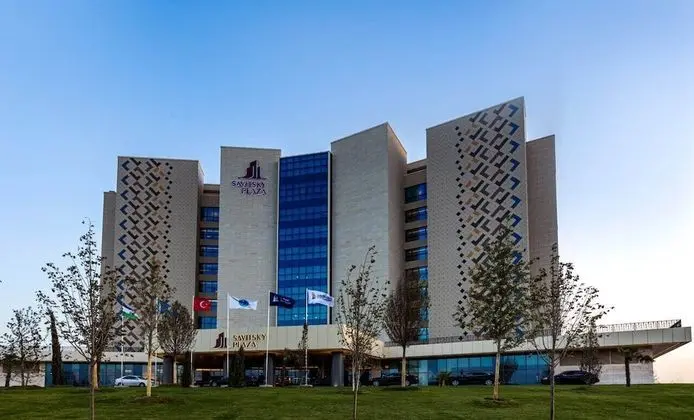 Savitskiy Plaza