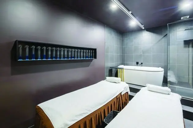 The Savoy Hotel on Little Collins Melbourne - Spa