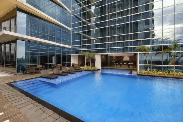 Savoy Hotel Mactan Newtown - Havuz