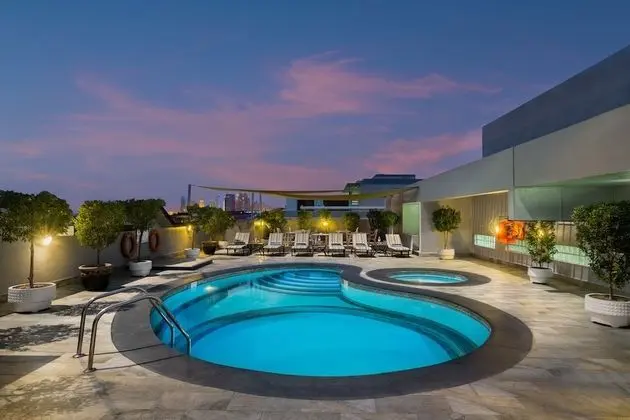 Savoy Park Hotel Apartments - Havuz