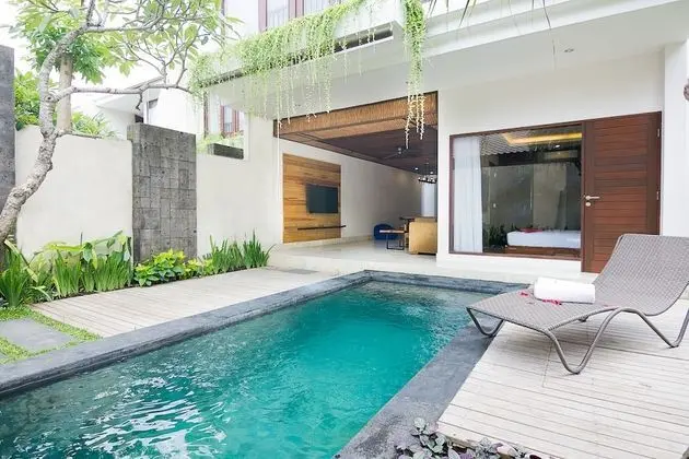 Villa Savvoya Seminyak Bali - Havuz