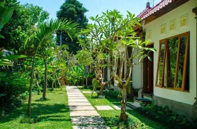 Sayan Romantis Guest House