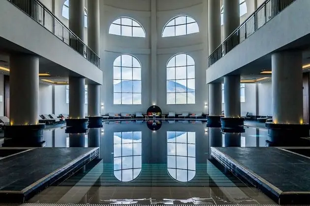 Sberbank Corporate Center - Havuz