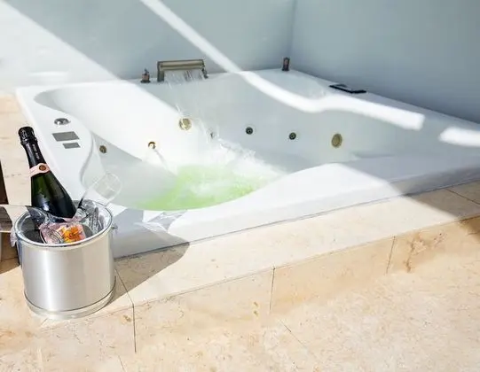 SBV Luxury Ocean Hotel Suites - Spa