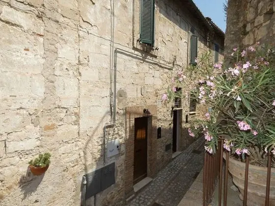 Scappo In Umbria, Casalina