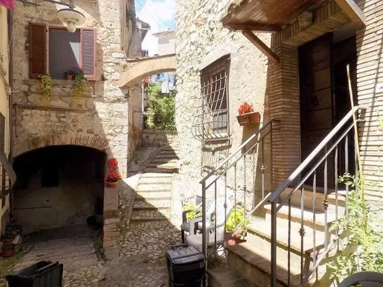 Scappo In Umbria, la Casa del Vicolo