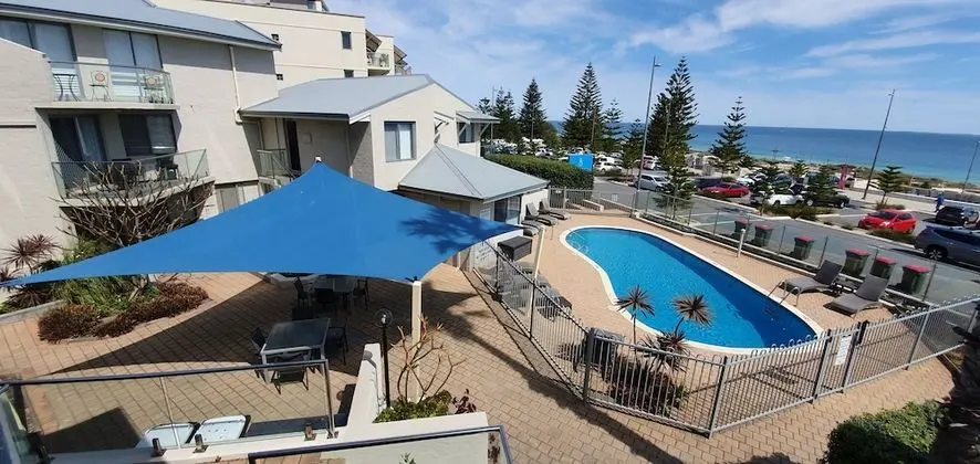 Scarborough Beach Front Resort Shell 13