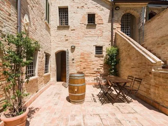 Scenic Apartment in Mombaroccio with Garden near City Center - Dış Mekan