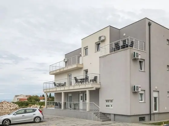 Scenic Apartment in Novalja near Trg Loža & Zrče Beach - Dış Mekan