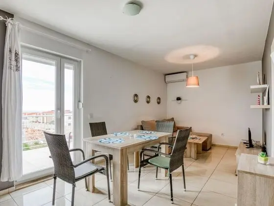 Scenic Apartment in Novalja near Trg Loža & Zrče Beach - Yerinde Yemek