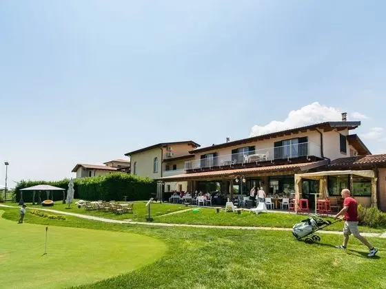 Scenic Apartment in Salò With Swimming Pool - Dış Mekan