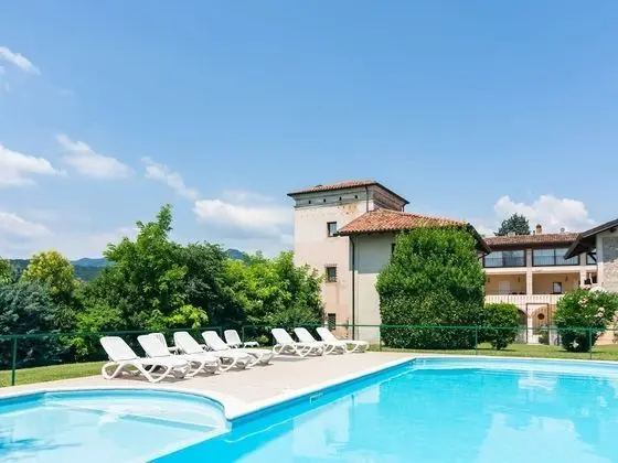 Scenic Apartment in Salò With Swimming Pool - Havuz