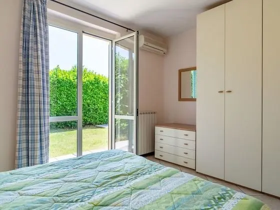 Scenic Apartment in Salò With Swimming Pool - Oda