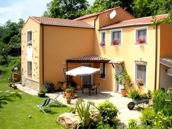 Scenic Apartment in Vezzi Portio With Private Garden