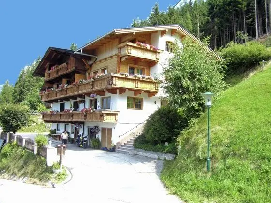 Scenic Apartment in Zell am Ziller-gerlosberg With Garden - Öne Çıkan Resim