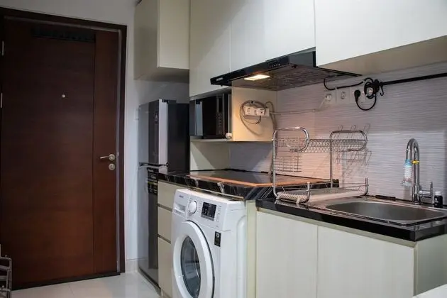 Scenic And Comfortable Studio At West Vista Apartment - İç Mekan