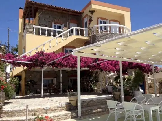 Scenic Holiday Home in Syros With Balcony - Dış Mekan