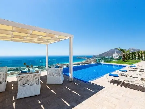 Scenic Villa With Private Swimming Pool & Terrace Overlooking the the bay of Falassarna - Havuz