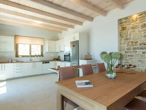 Scenic Villa With Private Swimming Pool & Terrace Overlooking the the bay of Falassarna - Yerinde Yemek